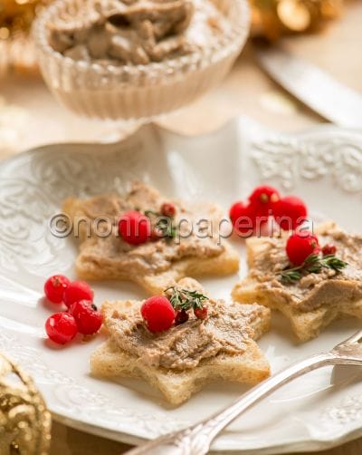 Stelline di pancarrè con patè di vitello Stelline di pancarrè con patè di vitello