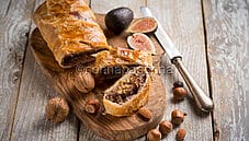 Strudel di fichi neri e frutta secca, una variante rustica