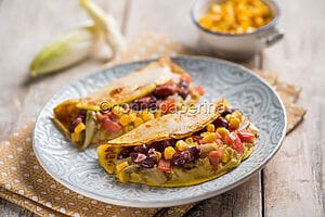 Burritos con indivia e hummus, ispirato alla cucina tex-mex