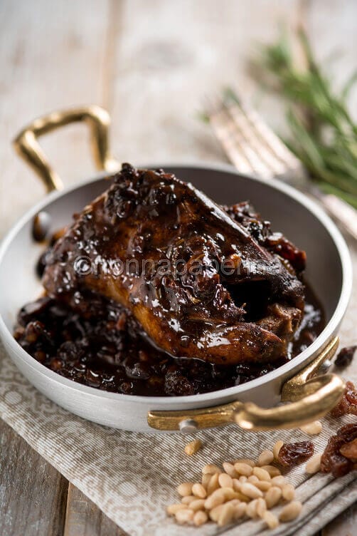 Colombacci con uvetta e pinoli 