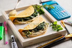 Farinata con hummus ed erbette, un pranzo veloce Farinata con hummus ed erbette, un pranzo veloce