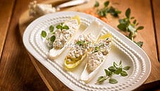 Indivia ripiena, un antipasto semplice e alternativo