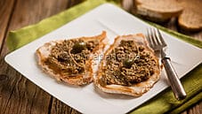 Pesce spada con salsa di capperi, un secondo saporito