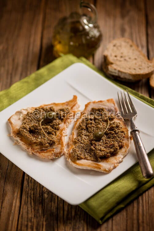 Pesce spada con salsa di capperi ( Pesce spada con salsa di capperi (