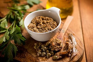 Caper sauce, a special condiment that requires no cooking Caper sauce, a special condiment that requires no cooking