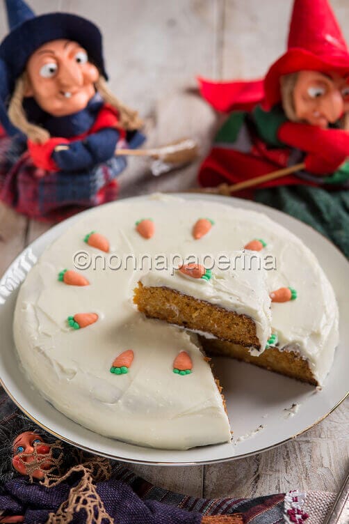 Torta di carote con crema al formaggio Torta di carote con crema al formaggio
