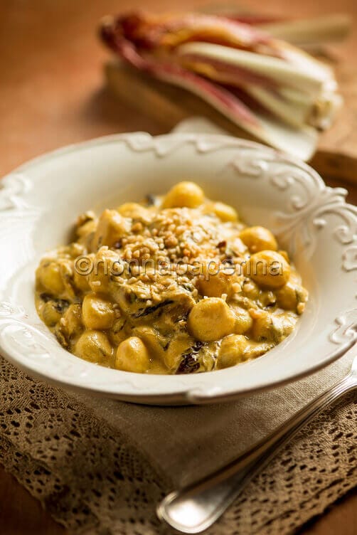 Gnocchi al radicchio e zafferano Gnocchi al radicchio e zafferano