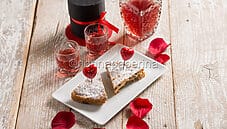 Liquore di prugnolo, un digestivo perfetto Liquore di prugnolo, un digestivo perfetto