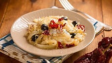 Baccalà con peperoni cruschi, un secondo colorato e saporito