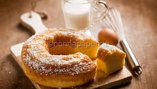 Ciambella con farina di manioca, un dolce morbido e delicato Ciambella con farina di manioca, un dolce morbido e delicato