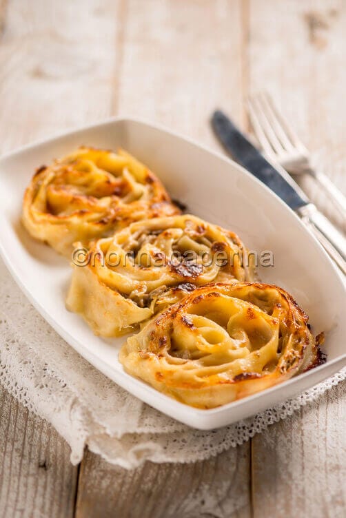 Girelle con funghi e prosciutto