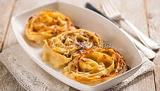 Girelle con funghi e prosciutto, un piatto facile e gustoso