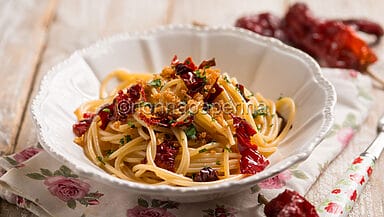 Pasta ai peperoni cruschi