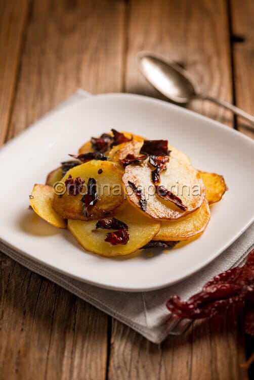 Patate e peperoni cruschi