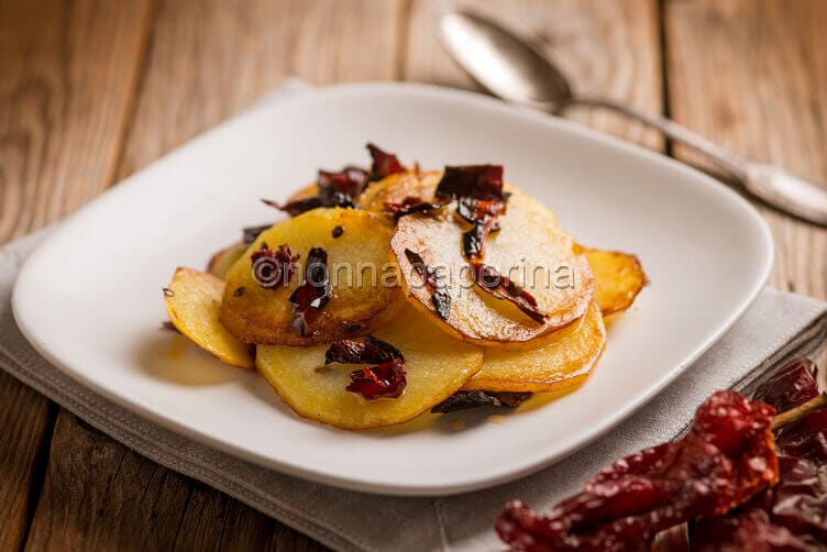 Patate e peperoni cruschi Patate e peperoni cruschi