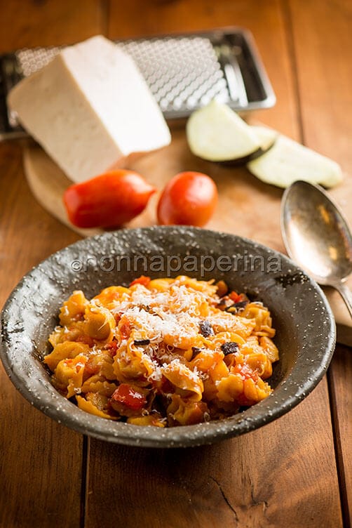 Tortellini con melanzane e ricotta Tortellini con melanzane e ricotta