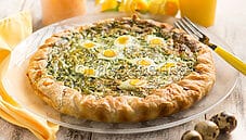 Torta con uova di quaglia e spinacini, una quiche unica Torta con uova di quaglia e spinacini, una quiche unica