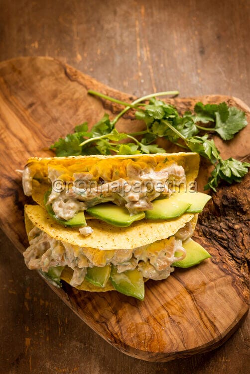 Tacos con pollo e avocado