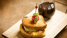 Burger di ceci e quinoa, una delizia vegana Burger di ceci e quinoa, una delizia vegana