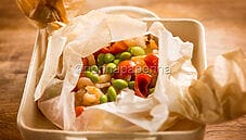 Cartoccio di gamberetti, un secondo tra occidente e oriente Cartoccio di gamberetti, un secondo tra occidente e oriente