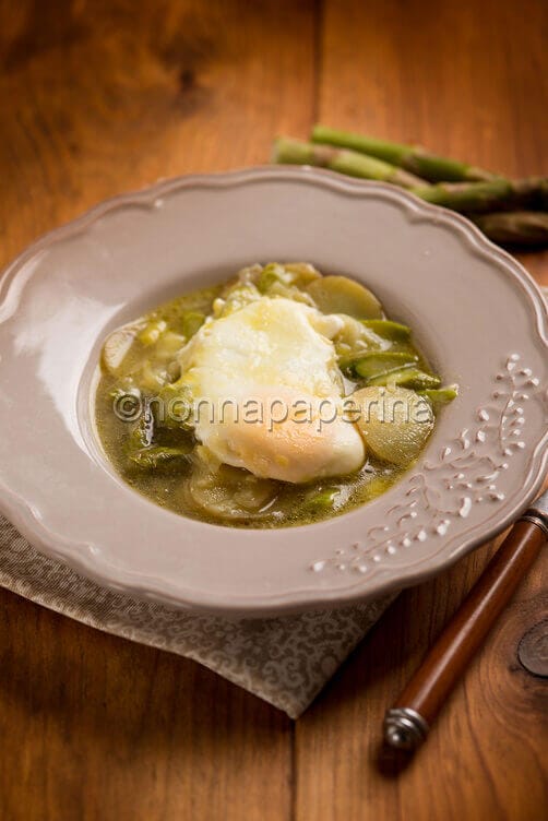 Zuppa di asparagi Zuppa di asparagi