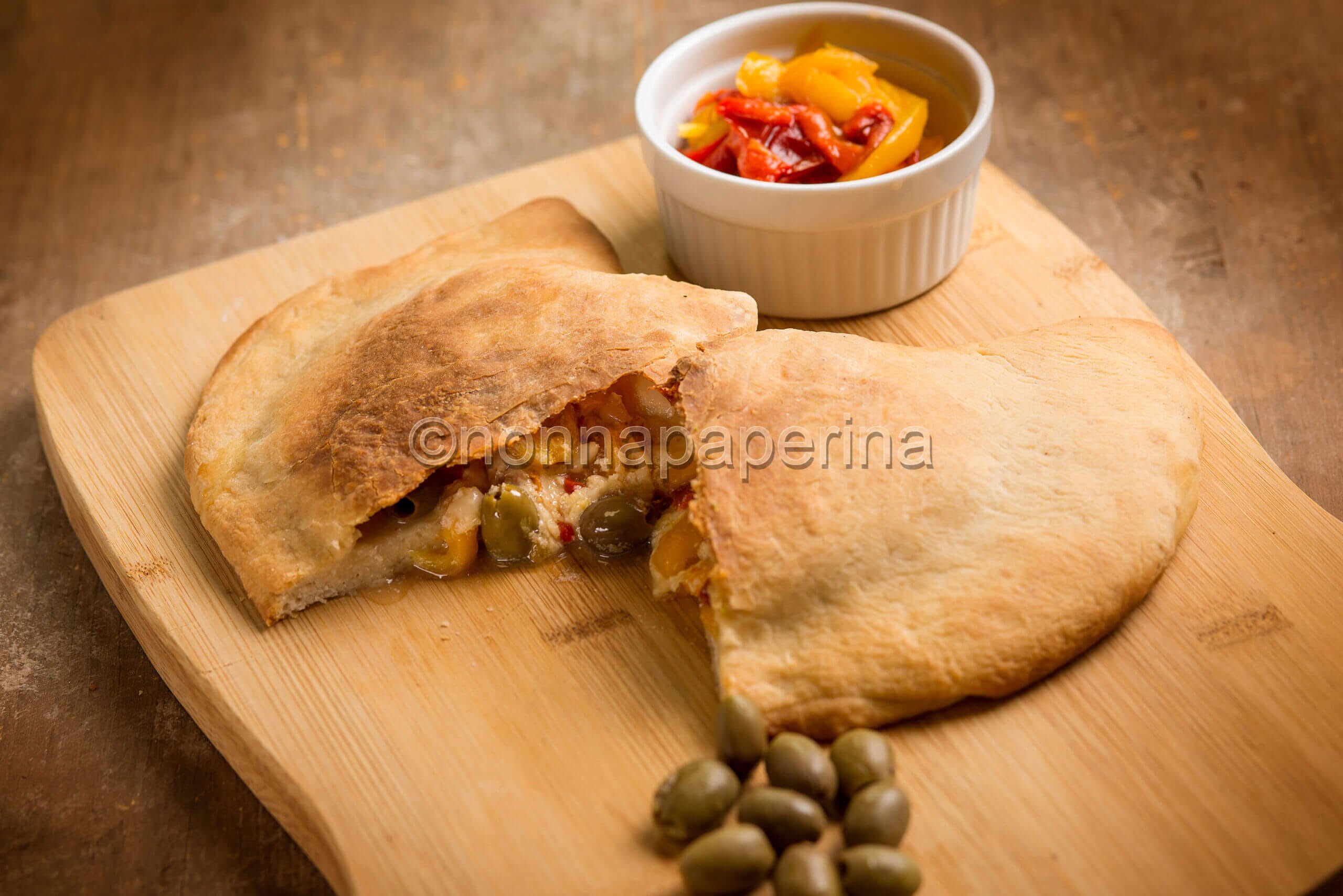 Calzone con peperoni e ricotta, un ottimo pezzo di rosticceria