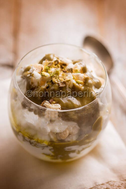 Dolce al cucchiaio con pistacchi Dolce al cucchiaio con pistacchi