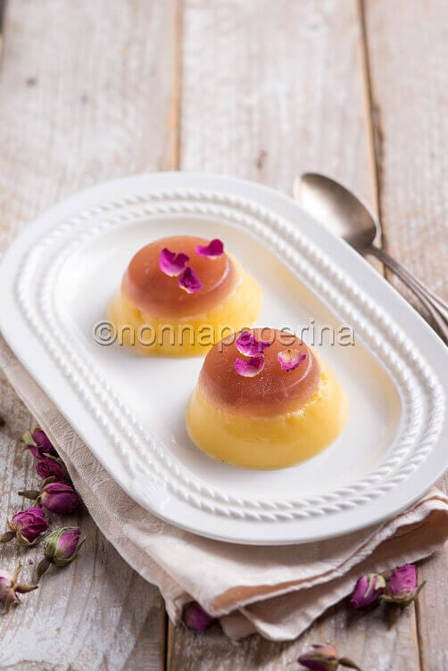 Gelatina alle rose Gelatina alle rose