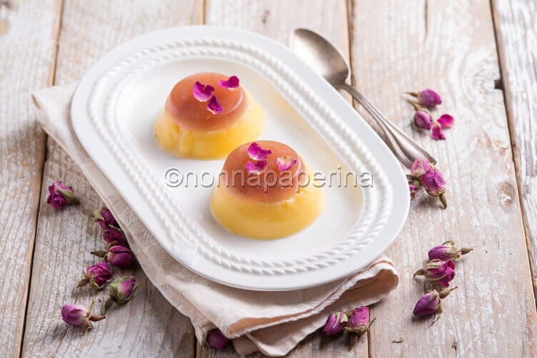 Gelatina alle rose
