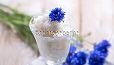 Sorbetto al fiordaliso, un sollievo dalla calura estiva