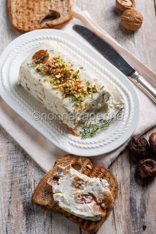 Terrina di gorgonzola e fichi Terrina di gorgonzola e fichi