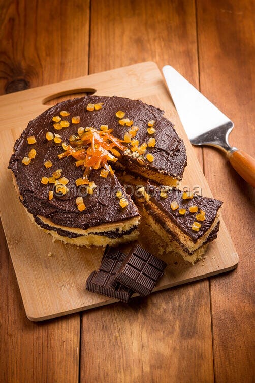 Torta con cremoso al cioccolato Torta con cremoso al cioccolato