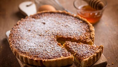 Torta con pinoli e miele