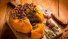 Zucca al forno con farcia alle castagne, un piatto autunnale