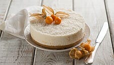 Cheesecake al cocco e alchechengi, un dessert esotico