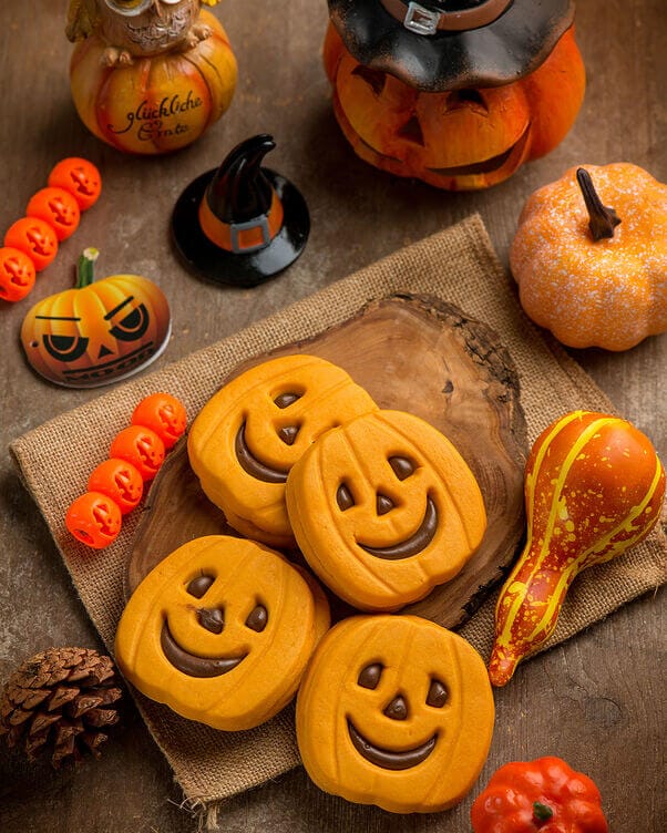 Biscotti di zucca con crema al gianduia Biscotti di zucca con crema al gianduia