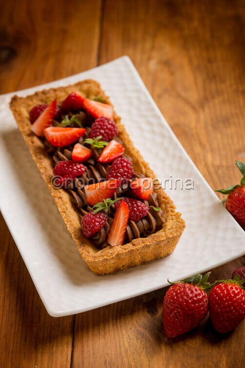 Crostata di fragole e cioccolato Crostata di fragole e cioccolato