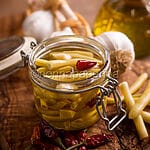 Green beans in oil, a simple but very useful preserve Green beans in oil, a simple but very useful preserve