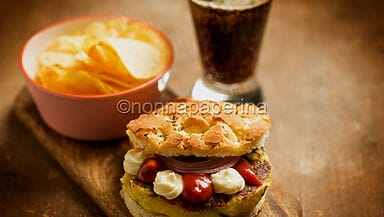 Hamburger di patate con porri e zucchine