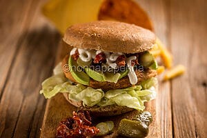 Hamburger di quinoa e melanzane, una delizia 100% vegetale