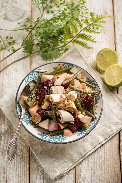 Insalata di fiori di banano con fagiolini Insalata di fiori di banano con fagiolini