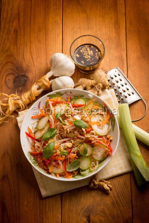 Insalata di germogli di fagiolo mungo