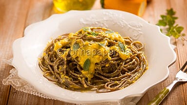 Spaghetti con crema di zucchine