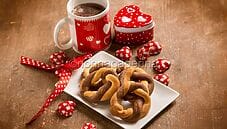 Girelle senza glutine bicolore, buone e adatte a tutti Girelle senza glutine bicolore, buone e adatte a tutti