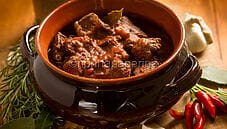 Peposo toscano, la ricetta dello stufato di carne al pepe