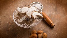 Vanillekipferl, i biscotti da tè della tradizione tedesca Vanillekipferl, i biscotti da tè della tradizione tedesca