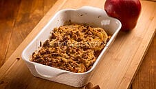 Crumble alle mele e farina di patate, un buon dolce rustico Crumble alle mele e farina di patate, un buon dolce rustico