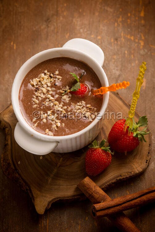 Fonduta dolce con crema gianduia Fonduta dolce con crema gianduia