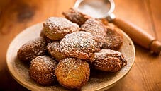 Frittelle di ricotta e farina di patate per un dolce break