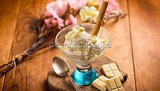 Gelato al cioccolato bianco e nocciole, un dolce abbinamento